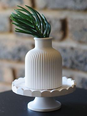 Ribbed Vase & scalloped Tray