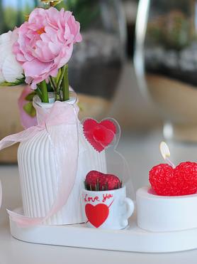 Ribbed Vase, Small round candle holder and oval tray, Valentines kit