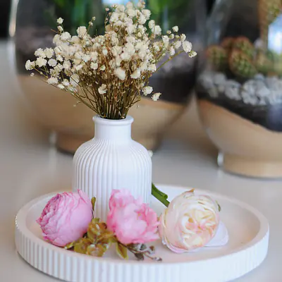 Harmony Ribbed Vase & Pedestal Tray Set primary image