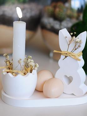 Heart & Harvest Easter Candle Vignette