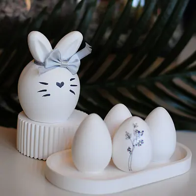 Serene Meadow Full Easter Tableaux primary image