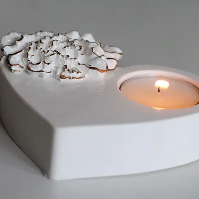 Heart T-light candle Holder and Aroma Stone with golden line primary image