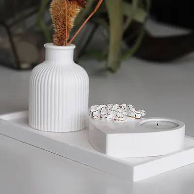 Serenity Gift Set: Ribbed Bud Vase & Heart Candle Holder with Aroma Stone primary image