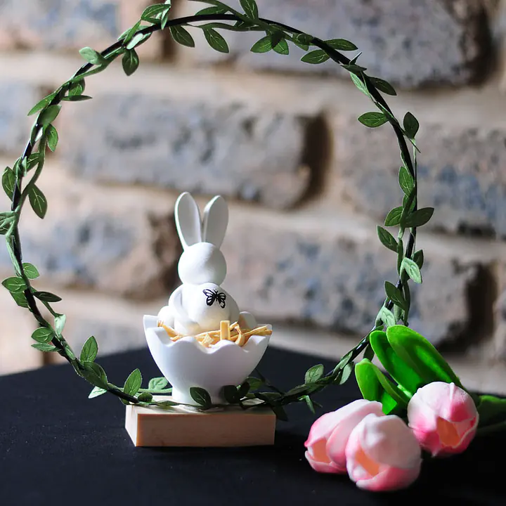 Enchanted Hatchling Bunny Wreath Display - Master