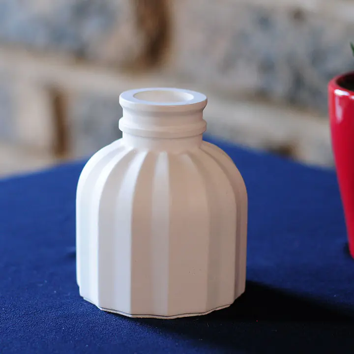 Medium Ribbed Vase - Master